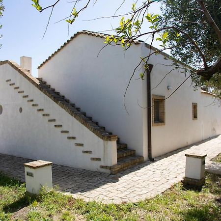 Masseria Celentano Relais & Agriturismo 圣塞韦罗 外观 照片